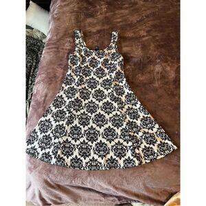 5th love medium size dress black and white mini